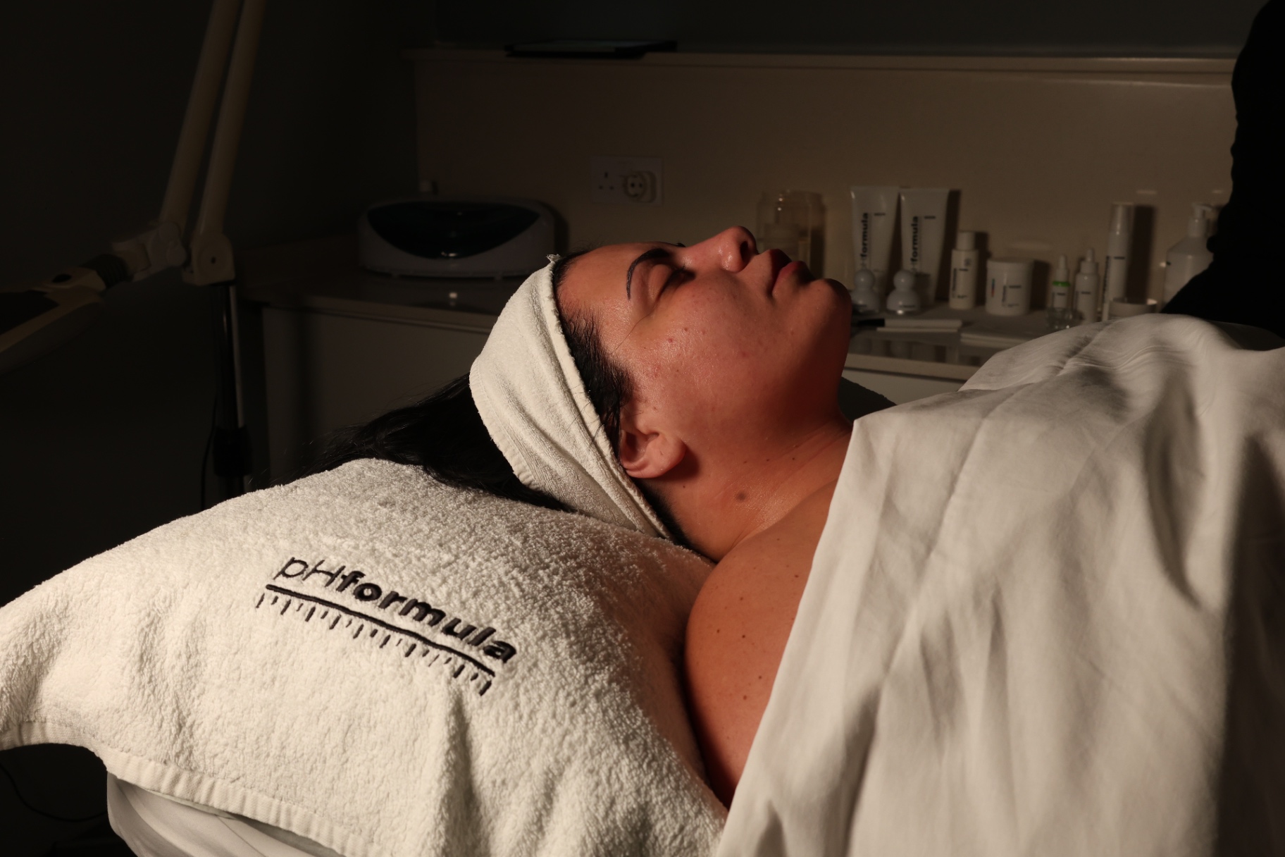 Client resting during PH Formula treatment