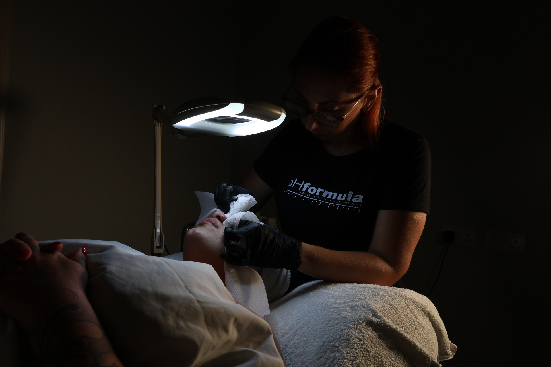 PH Formula treatment under examination lamp